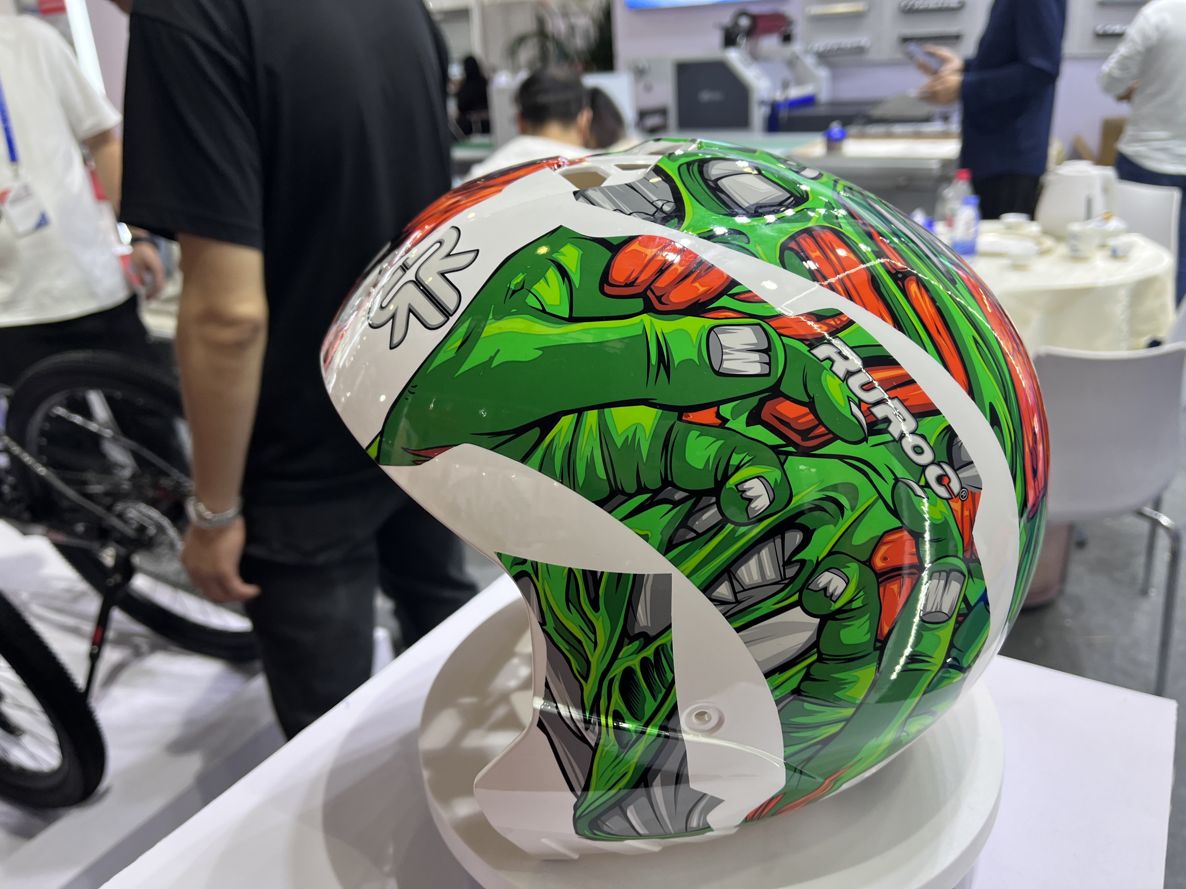 Tinta utilizada en cascos.